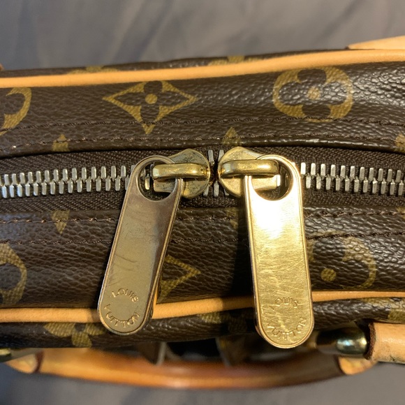 Authentic Louis Vuitton Manhattan - Picture 8 of 8